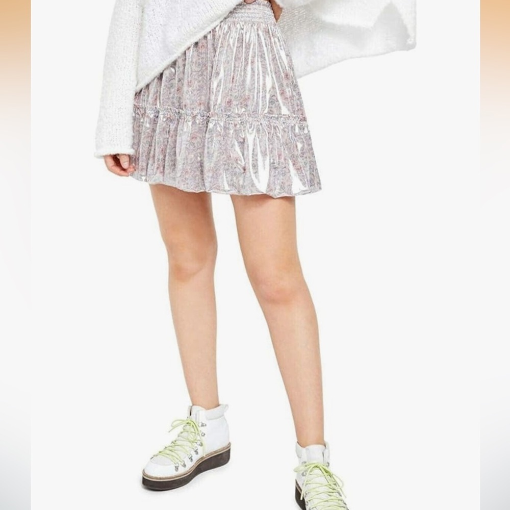 Free People “In A Bubble” Metallic Tiered Mini Skirt. EUC -